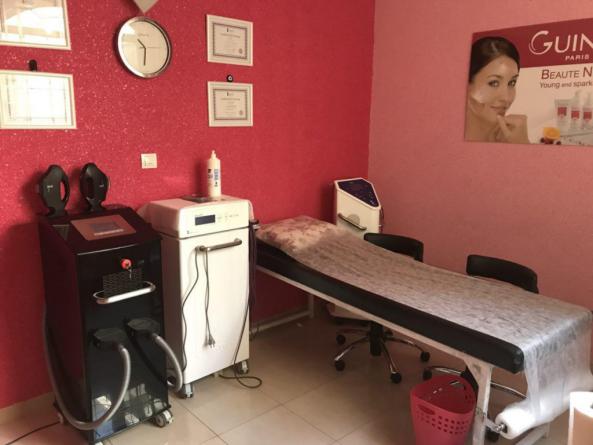 خرید دستگاه آکوا فیشیال 98  از فروشگاه های معتبر